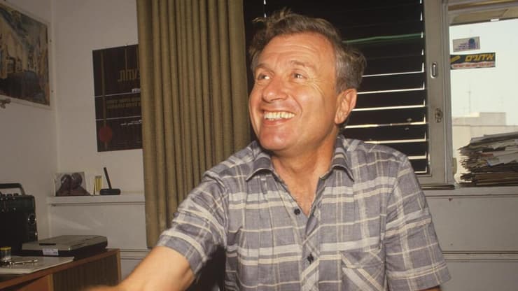 פרופ' אליעזר קפלינסקי ז"ל בתמונה מ-1987. מגדולי הקרדיולוגים בישראל שהעמיד דורות של רופאים מצוינים (צילום: מיכאל קרמר) פרופ' אליעזר קפלינסקי ז"ל