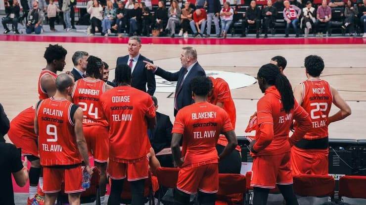 2:6 נפלא ביורוליג. שחקני הפועל ת"א (צילום באדיבות הפועל ת"א) הפועל ת"א פרטיזן בלגרד