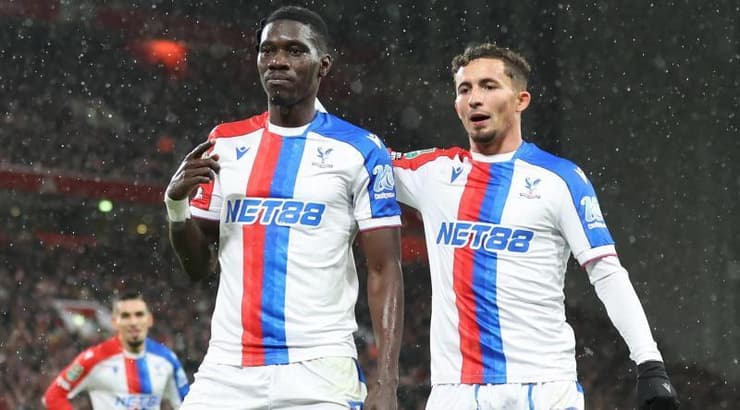 איסמעילה סאר חוגג עם ירמי פינו (IMAGO) איסמעילה סאר חוגג עם ירמי פינו