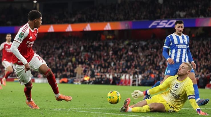 אנוש בועט לשער (IMAGO) אנוש בועט לשער