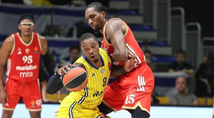 לוני ווקר בפעולה