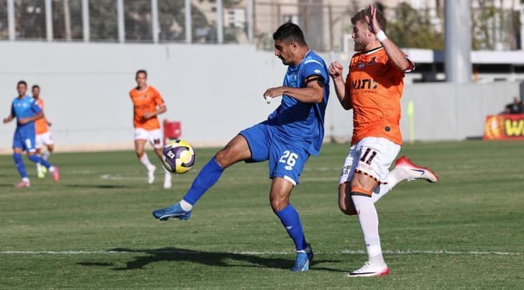 מור נעמן מול דני עאמר (אופיר מגדל) מור נעמן מול דני עאמר