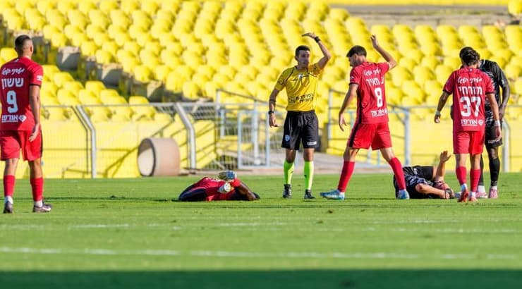 פגיעת הראש בין מוחמד אדאמס לגיא סביליה (רועי כפיר) פגיעת הראש בין מוחמד אדאמס לגיא סביליה