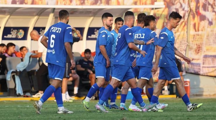 שחקני הפועל עפולה מאושרים (אופיר מגדל) שחקני הפועל עפולה מאושרים