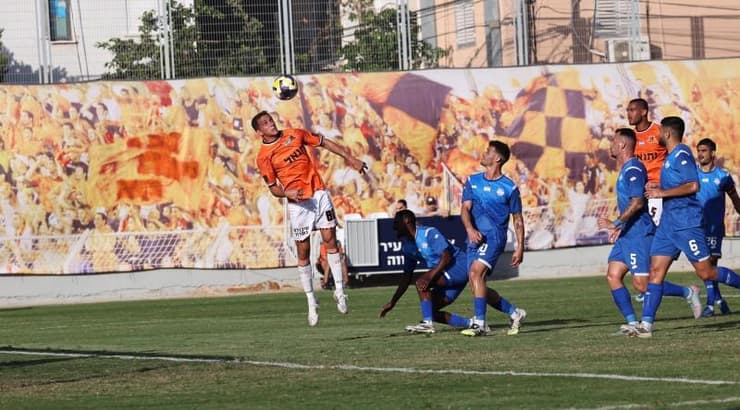 ארד בר נוגח (אופיר מגדל) ארד בר נוגח