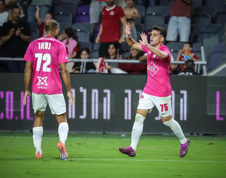 ניצחון יפה. שחקני הפועל ת"א (צילום: עוז מועלם) הפועל ת"א לויזוס לויזו - עירוני טבריה