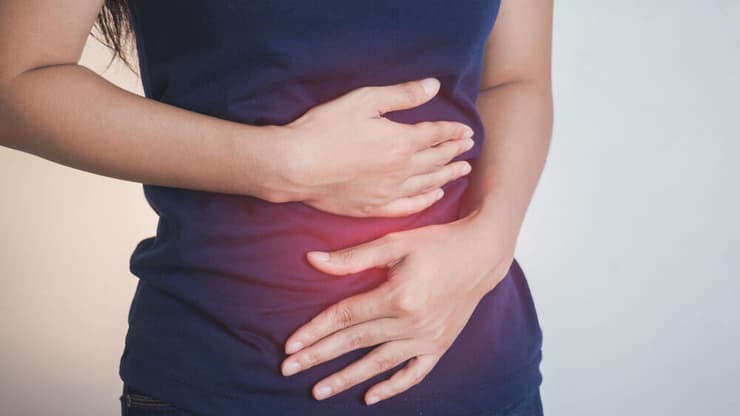 התסמינים מתעתעים, ולכן האבחון מאוחר מדי. אילוסטרציה (צילום: shutterstock) כאבי בטן