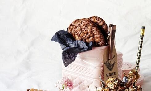 עוגיות שוקולד צ'יפס ואגוזים