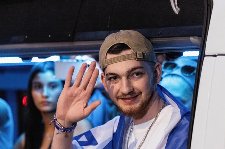 בר קופרשטיין חוזר הבייתה