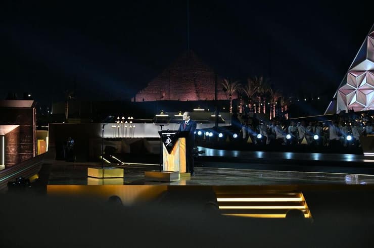 הנשיא א-סיסי בטקס (צילום: לשכת הנשיאות המצרית) חנוכת המוזיאון המצרי הגדול