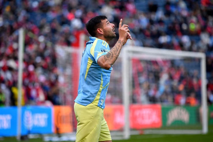 חוגג בדרך לשלב הבא. בריבו (צילום: Zoe Davis / GETTY IMAGES NORTH AMERICA / AFP) תאי בריבו מול שיקגו פייר