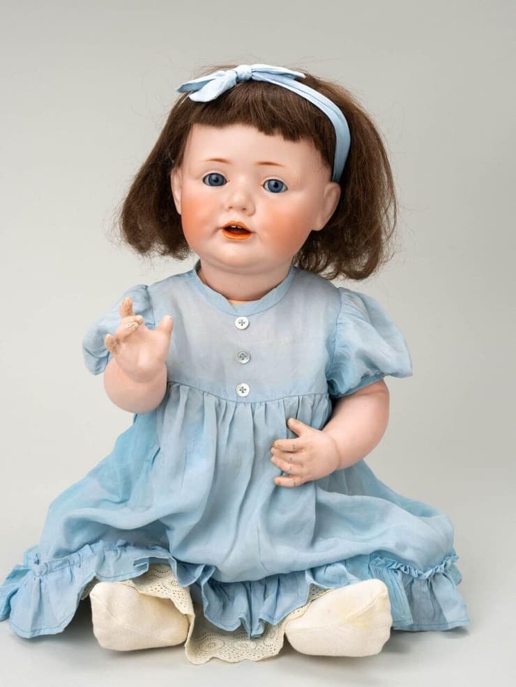 בובה מתקופת השואה, מוצגת בתערוכה החדשה ביד ושם