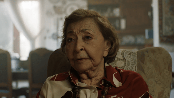 ליא קניג בתפקיד קטן וחומס הצגה. מתוך "מקום שמח" (באדיבות כאן 11, יסמין טי וי) מתוך "מקום שמח"