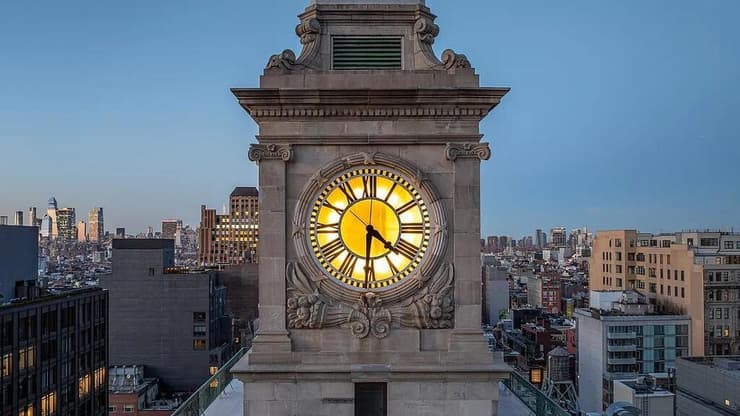 מגדל השעון בטרייבקה, ניו יורק (צילום: Douglas Elliman) מגדל השעון בטרייבקה, ניו יורק