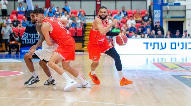 טיילר אניס בפעולה (רועי כפיר) טיילר אניס בפעולה