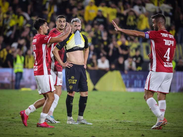 גיא מזרחי ומיגל ויטור חוגגים, עומר אצילי מאוכזב