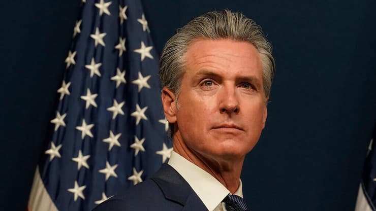 מושל קליפורניה גאווין ניוסום. מקבל אזהרות רבות על המהלך (צילום: Rich Pedroncelli/AP) מושל קליפורניה גאווין ניוסום