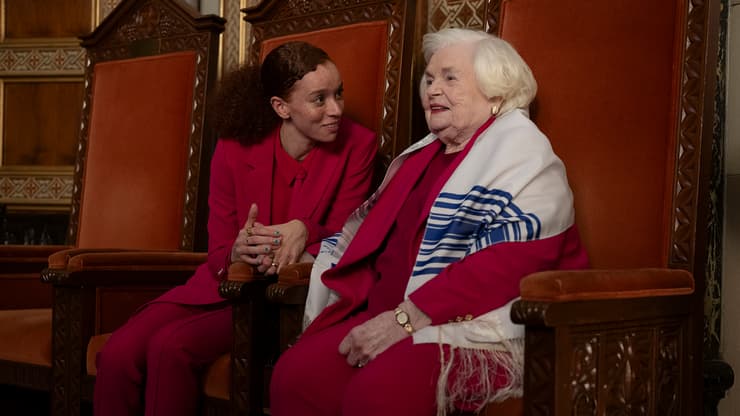 מתוך "אלינור הגדולה"