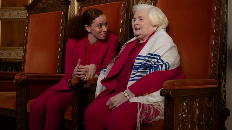 מתוך "אלינור הגדולה"