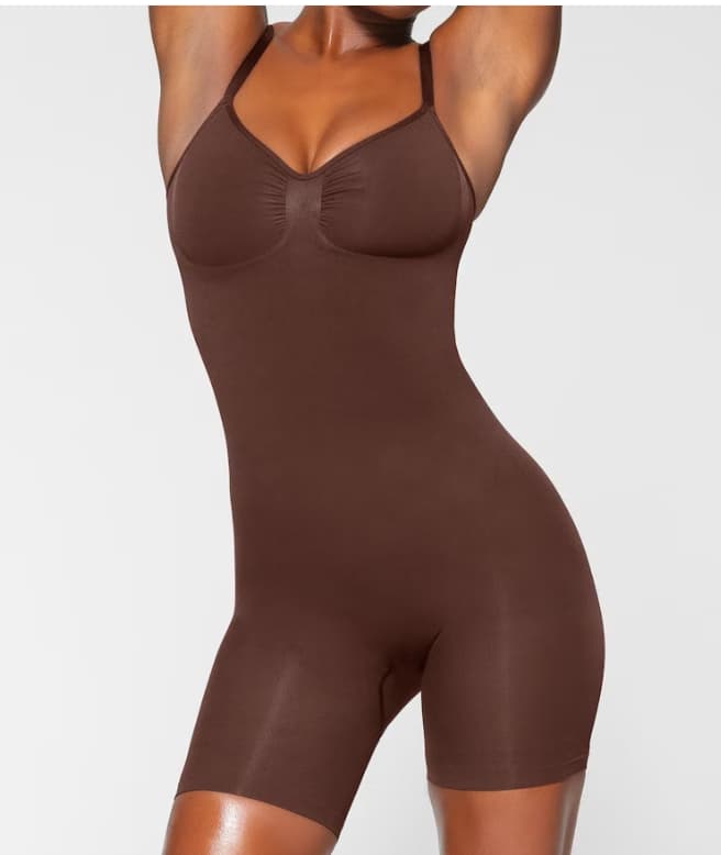 בגד גוף של סקימס