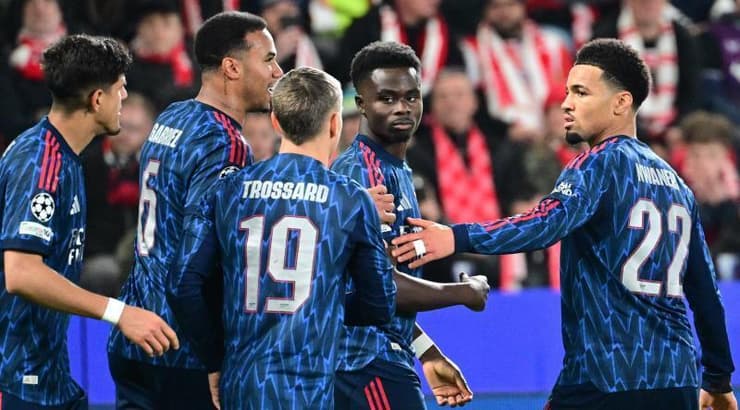 שחקני ארסנל חוגגים (IMAGO) שחקני ארסנל חוגגים