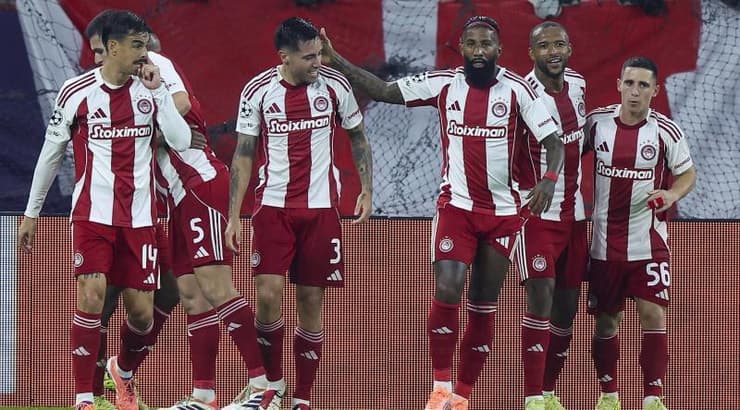 שחקני אולימפיאקוס מאושרים