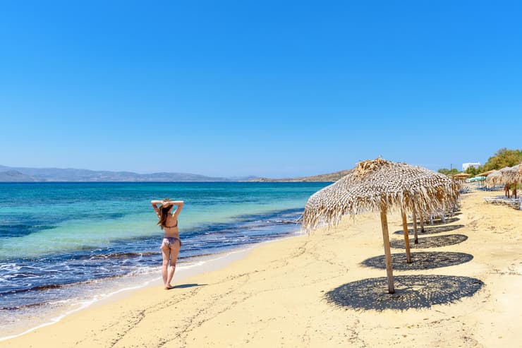 חוף אגיה אנה – אחד החופים הפופולריים והיפים באי נקסוס