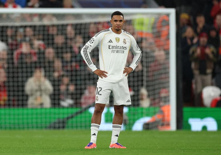 שחקן ריאל מדריד טרנט אלכסנדר-ארנולד