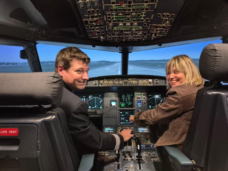 כתבת "ידיעות אחרונות" במרכז ההדרכה של וויז אייר בהונגריה