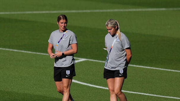 מרי ארפס והאנה המפטון