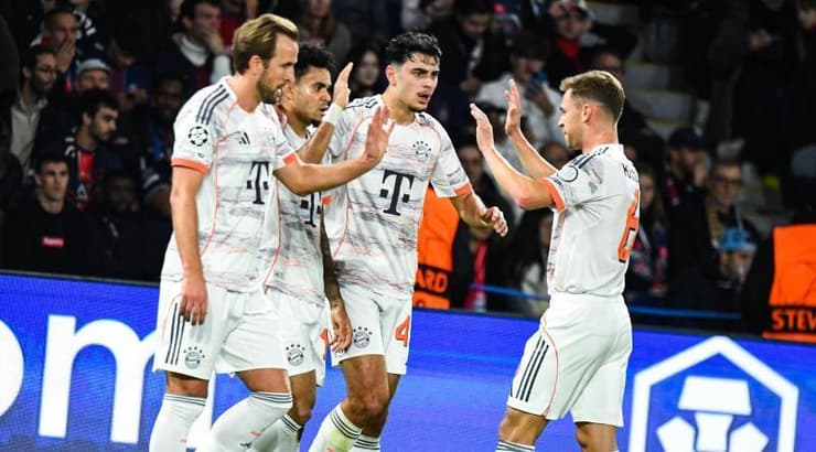 שחקני באיירן מינכן חוגגים