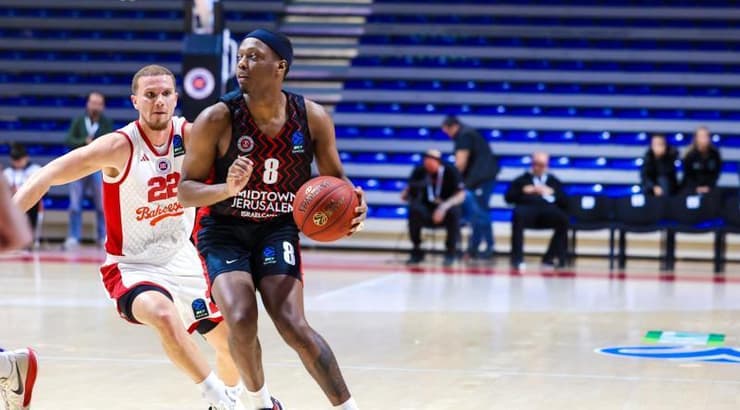 קאסיוס ווינסטון עם הכדור