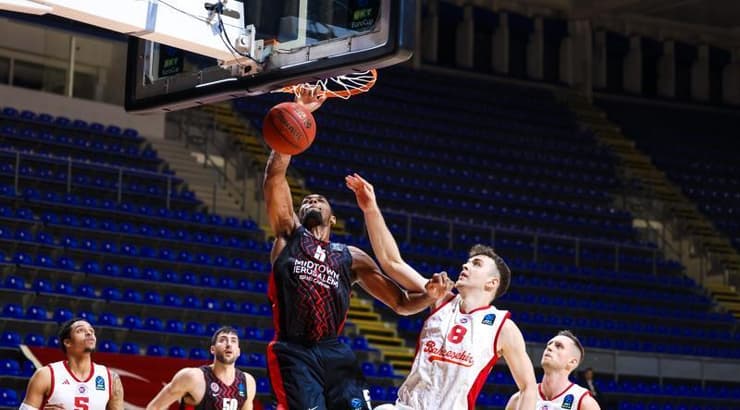 אוסטין וויילי מטביע