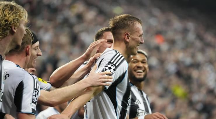 ברן וחבריו חוגגים