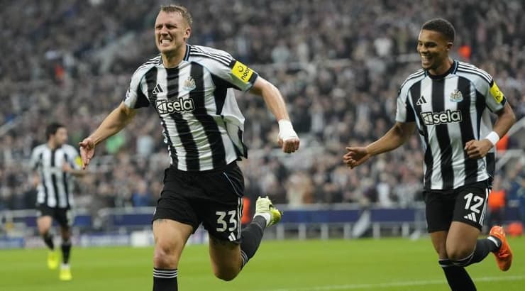 דן ברן חוגג את השער