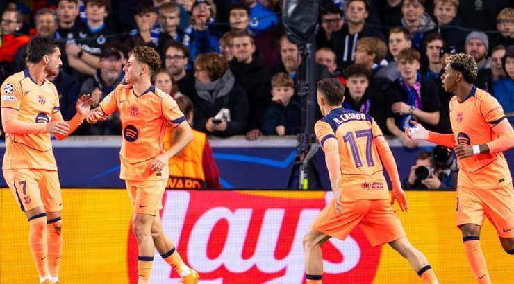 שחקני ברצלונה חוגגים את השער