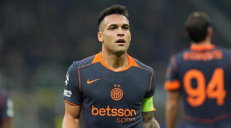 לאוטרו מרטינס חוגג