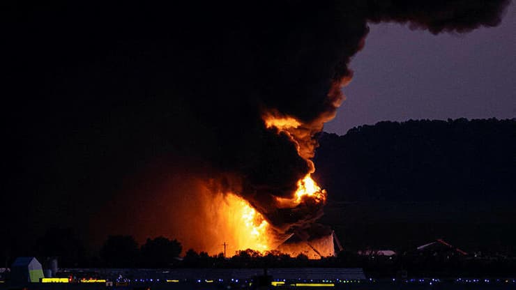 התרסקות המטוס בקנטקי (צילום: AP Photo/Jon Cherry) התרסקות המטוס בקנטקי