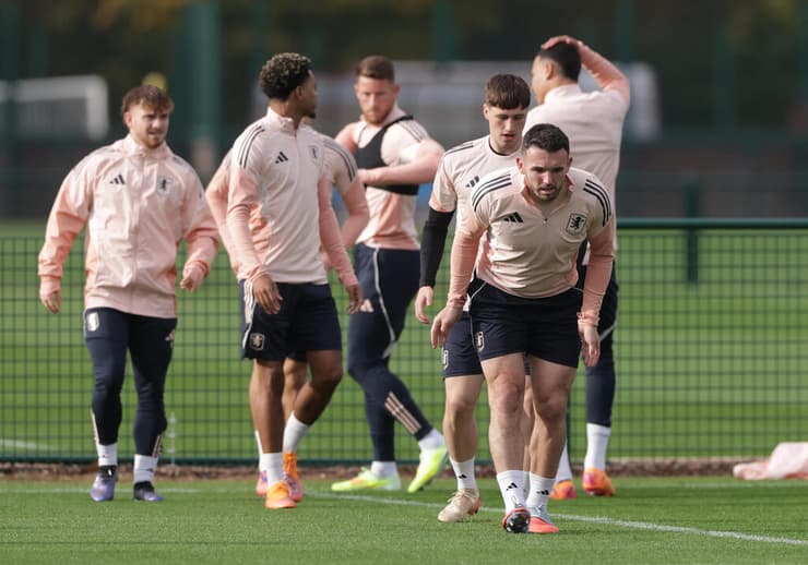 שחקני אסטון וילה באימון היום לקראת מכבי ת"א 