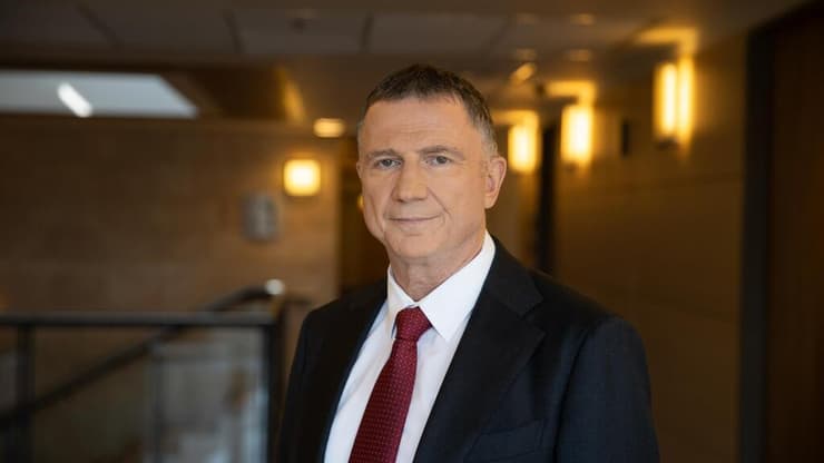  יולי אדלשטיין