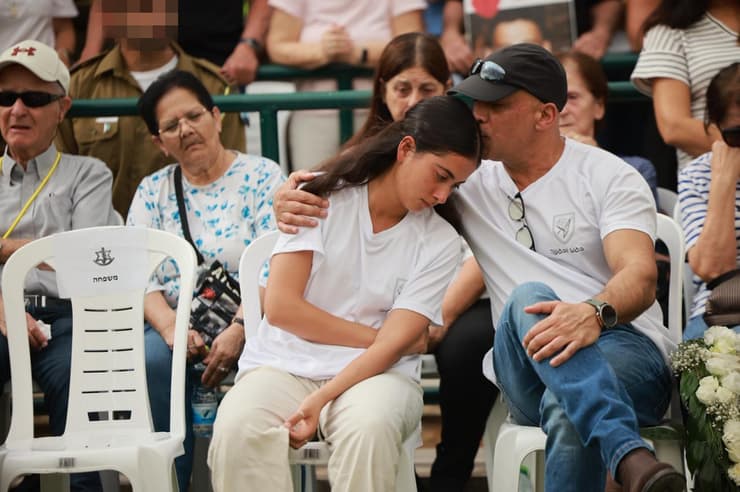 הלווייתו של החלל החטוף סמ"ר עוז דניאל ז"ל בבית העלמין בכפר סבא