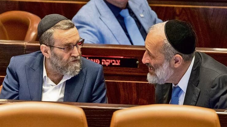 דרעי וגפני. "קרעי עובד על הציבור החרדי" (צילום: עמית שאבי) אריה דרעי ומשה גפני