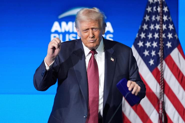 נשיא ארה"ב טראמפ ב כנס ב  מיאמי פלורידה 5 בנובמבר