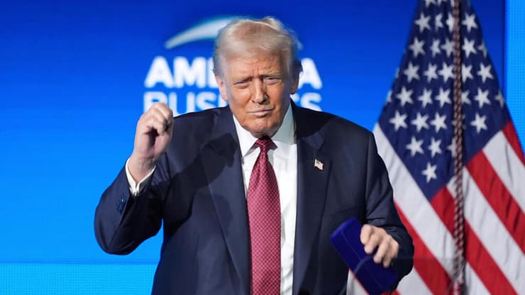 נשיא ארה"ב טראמפ ב כנס ב  מיאמי פלורידה 5 בנובמבר