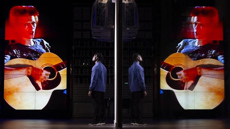 מתוך הארכיב של דייויד בואי במוזיאון V&A בלונדון