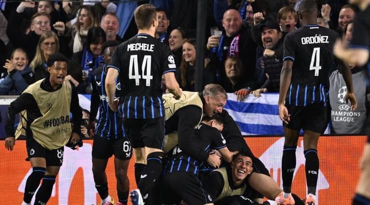 שחקני ברוז' חוגגים