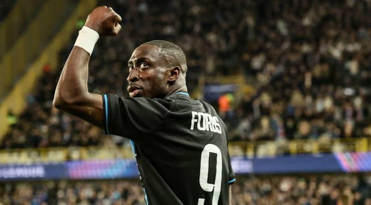 קרלוס פורבס חוגג