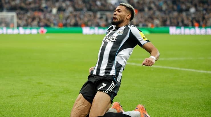 ג'ואלינטון חוגג בגלישה