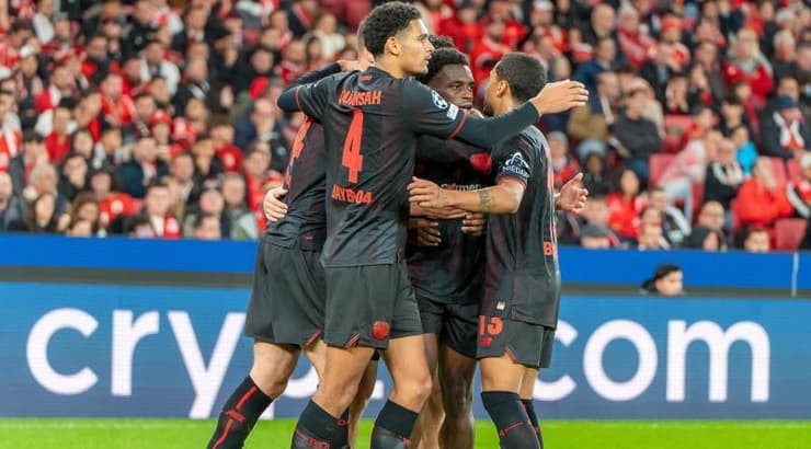 שחקני לברקוזן חוגגים