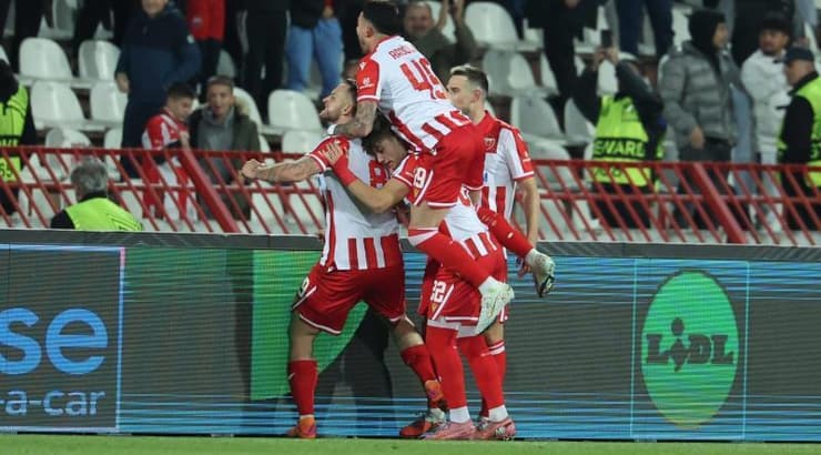 שחקני הכוכב האדום בטירוף